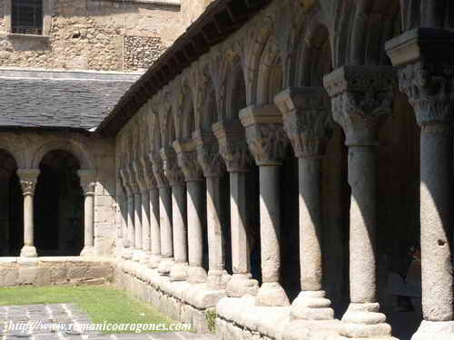 DETALLE DE LA ARQUERA DEL LADO NORTE